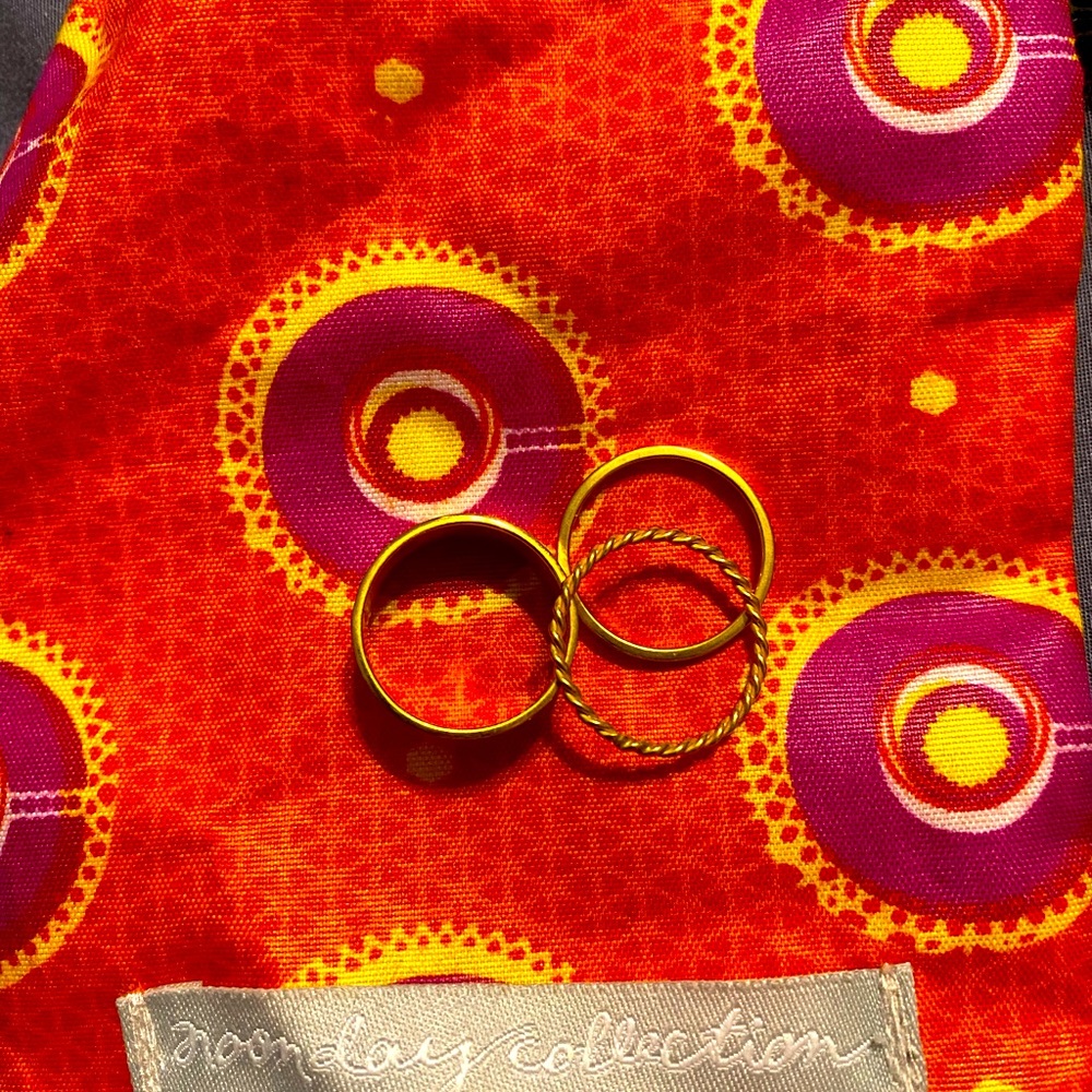 Noonday Collection gold rings set of three size 7